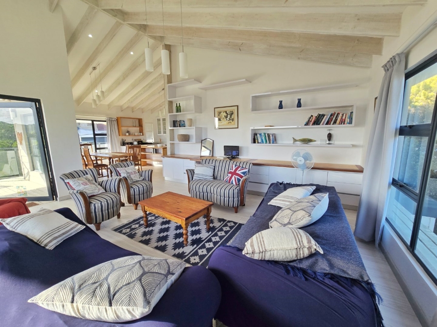 7 Bedroom Property for Sale in Kingfisher Creek Western Cape